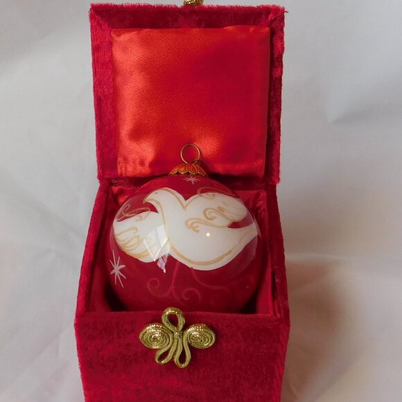 Pier 1 Li Bien Lot of 2 Glass Dated Peace Dove Ornament 2015 & 2012 in box - Picture 5 of 14